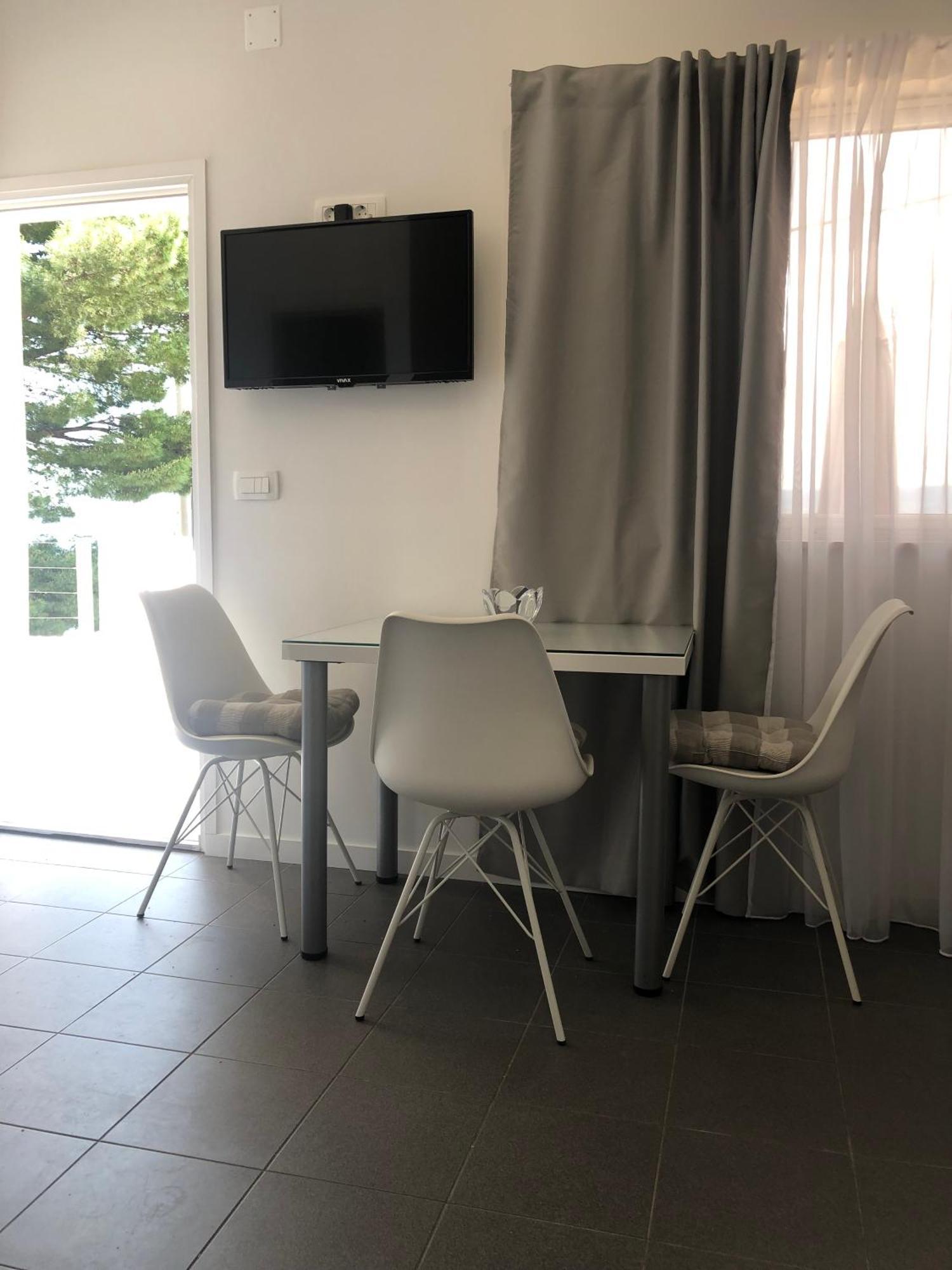 Apartmani Milka I Jozo 奥米什 外观 照片